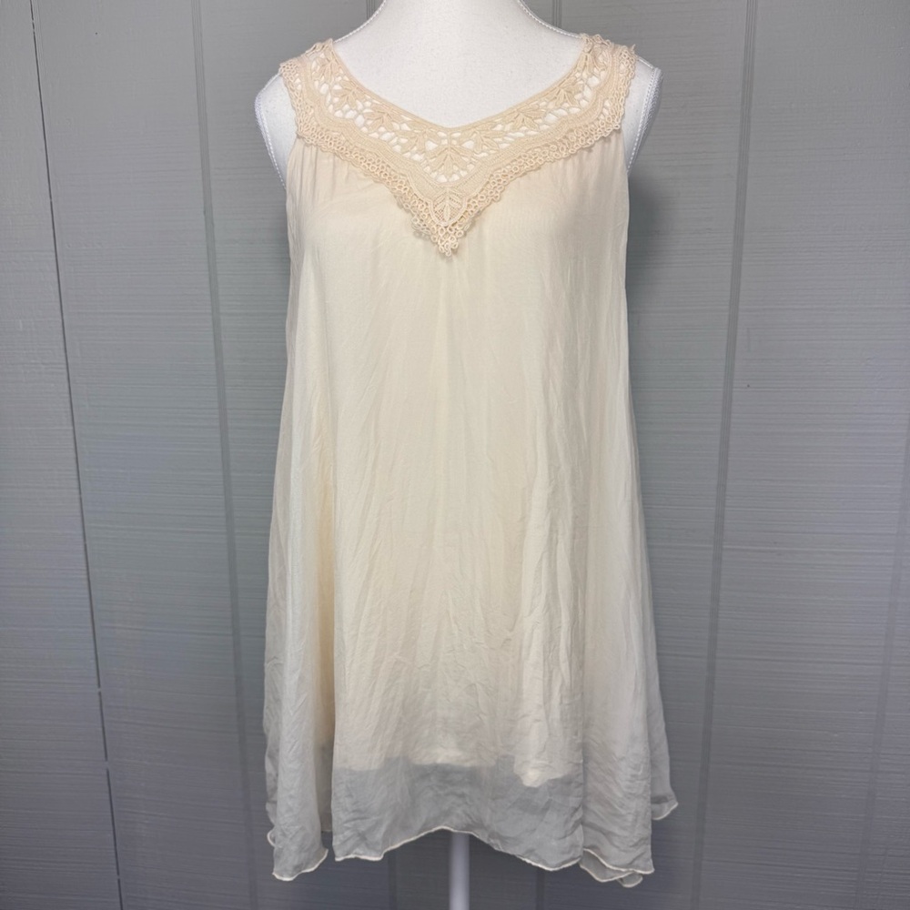 NWT Bellambia Ivory Cream Flowy Silk Tank Top Tunic Crochet Neckline Layered M